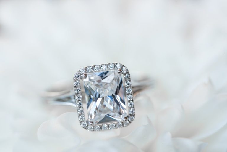 Diamond halo engagement-ring