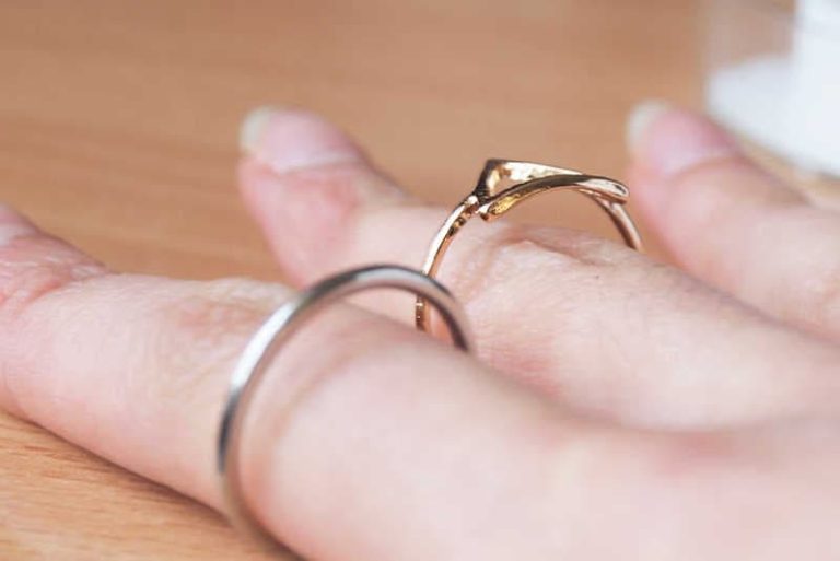 rings too large for woman fingers