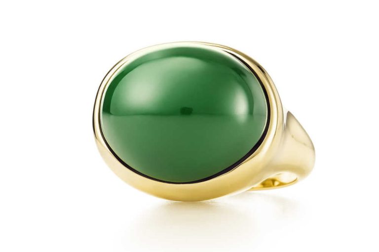 Jade cabochon ring