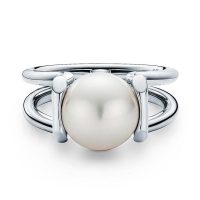 Modern pearl ring