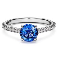 Round sapphire platinum ring