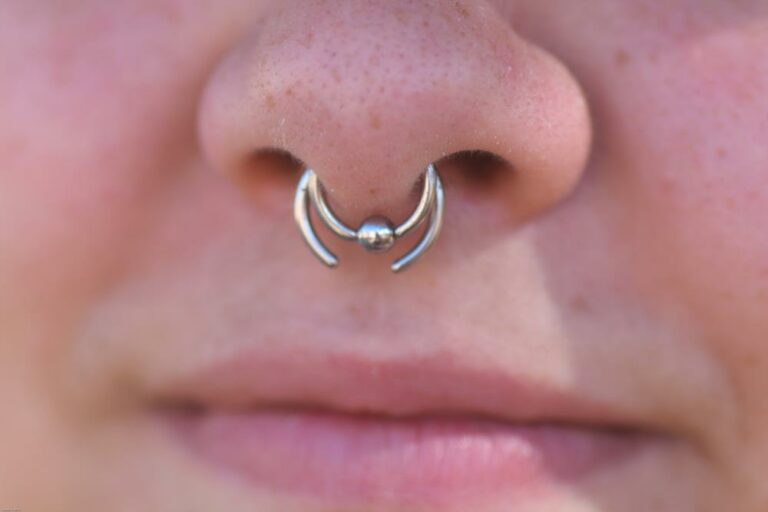 Erika Septum piercings