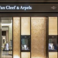 Van Cleef and Arpels store front
