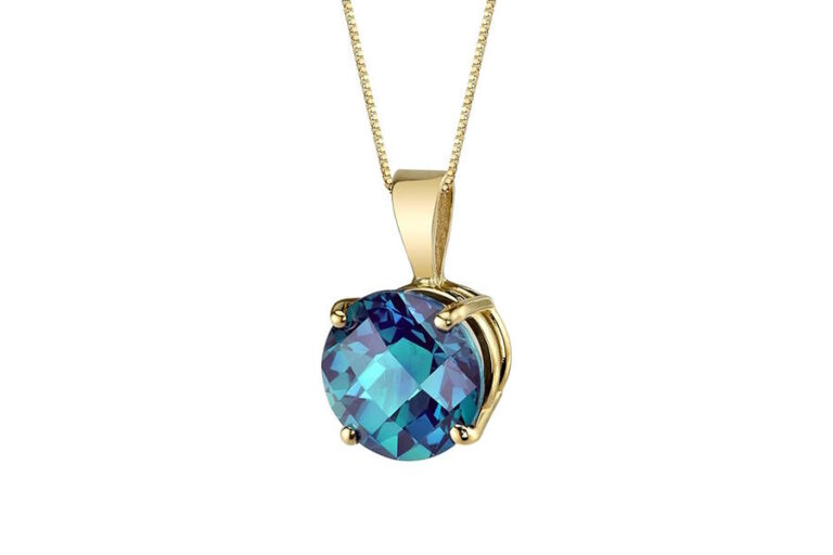 Alexandrite Pendant in Yellow Gold